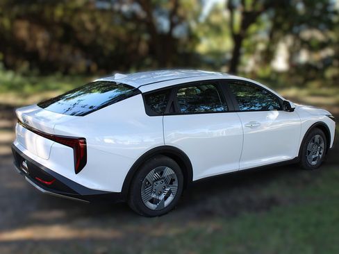 New 2026 Kia K4 FWD image 6