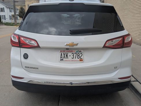 Used 2019 Chevrolet Equinox LT w/ Driver Convenience Package image 5