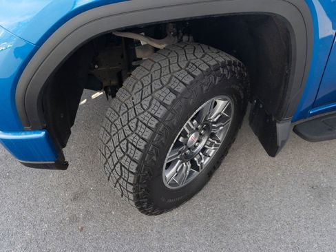 Used 2024 GMC Sierra 1500 AT4 w/ Technology Package image 4