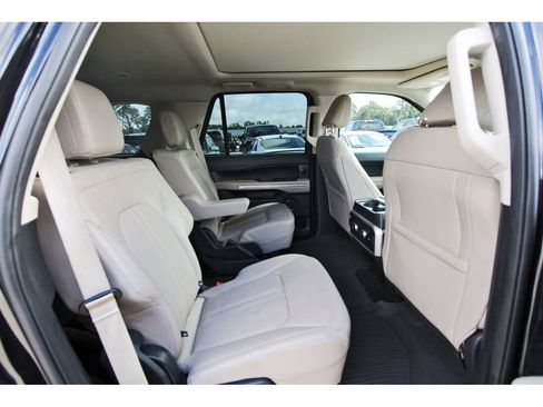 Used 2023 Ford Expedition Limited RWD image 11