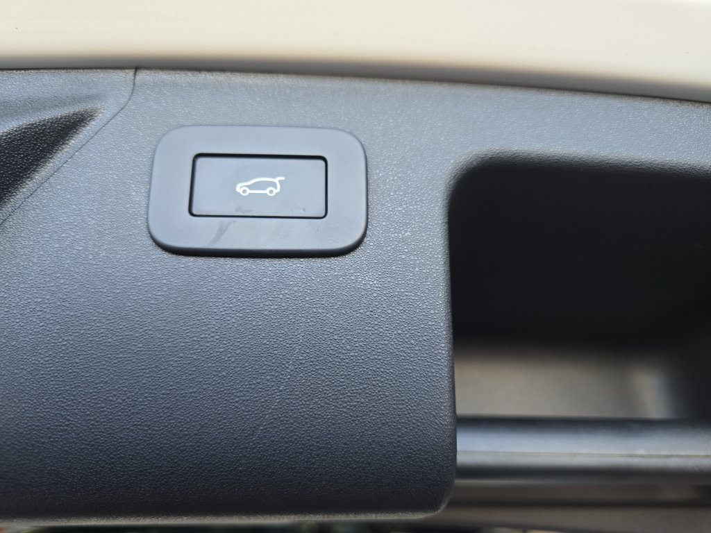 Certified 2025 Land Rover Discovery Sport S AWD/4WD image 16