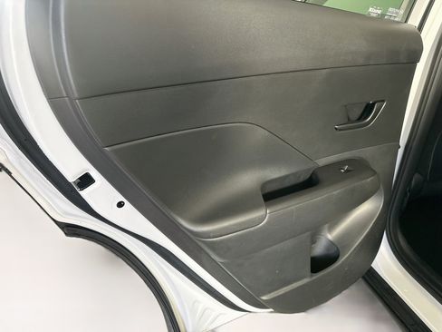 Used 2025 Hyundai Kona SEL FWD image 25