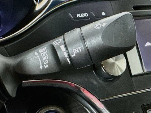 Used 2013 Toyota Avalon XLE Touring FWD image 13