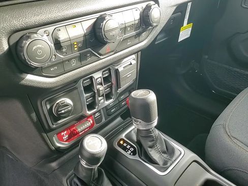 New 2026 Jeep Gladiator Willys image 18