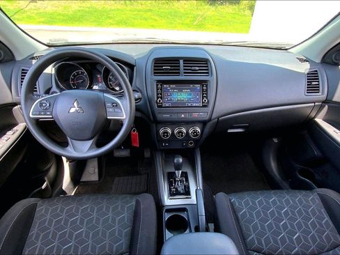 Used 2025 Mitsubishi Outlander Sport ES AWD/4WD image 12
