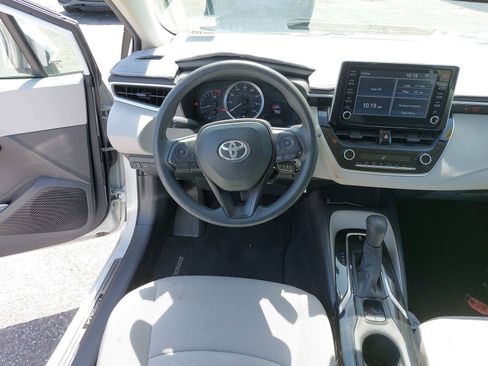 Used 2020 Toyota Corolla LE w/ Carpet Mat Package (TMS) FWD image 6
