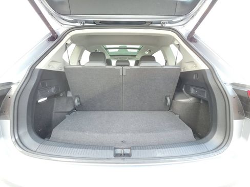 Used 2024 Volkswagen Tiguan SE FWD image 13