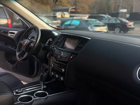 Used 2013 Nissan Pathfinder SV image 21