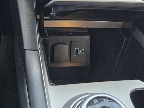 Used 2021 Ford Explorer XLT RWD image 26