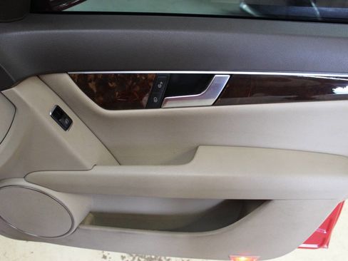 Used 2014 Mercedes-Benz C 300 4MATIC Sedan image 10