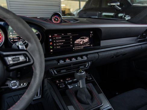 Used 2022 Porsche 911 GT3 image 39