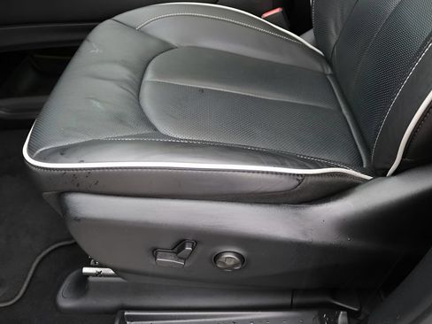 Used 2025 Chrysler Pacifica Limited FWD image 14