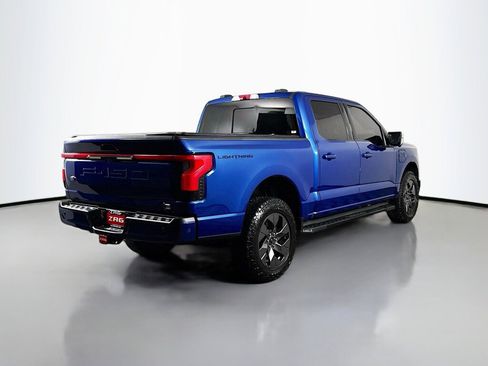 Used 2022 Ford F150 Lightning Lariat image 5