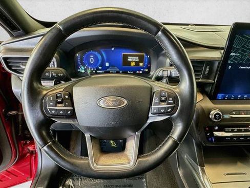 Used 2020 Ford Explorer Platinum w/ Premium Technology Package AWD/4WD image 11