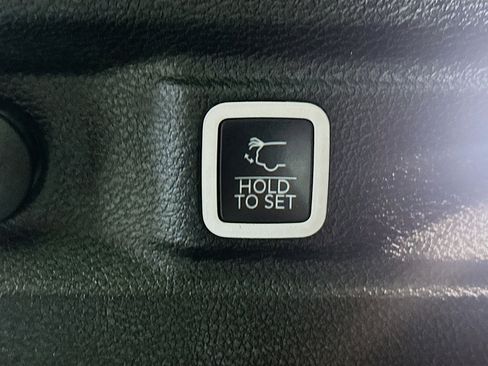 Used 2024 Jeep Grand Cherokee L Limited w/ Luxury Tech Group II image 33