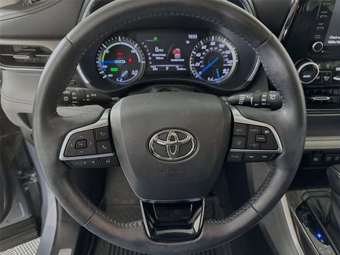 Used 2021 Toyota Highlander Limited AWD/4WD image 19