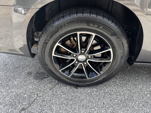 Used 2016 Dodge Grand Caravan R/T FWD image 9