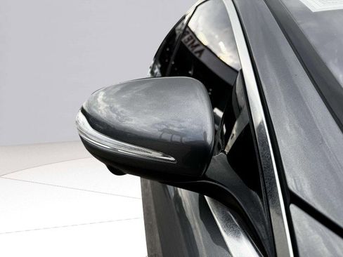 Used 2017 Mercedes-Benz S 550 Sedan image 9