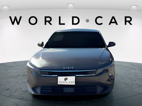 Certified 2025 Kia K4 image 2