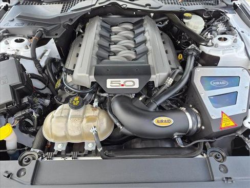 Used 2017 Ford Mustang GT Premium RWD image 20
