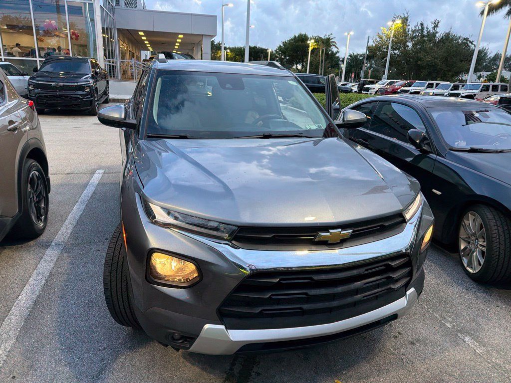 Used 2021 Chevrolet TrailBlazer LT w/ Convenience Package FWD image 7