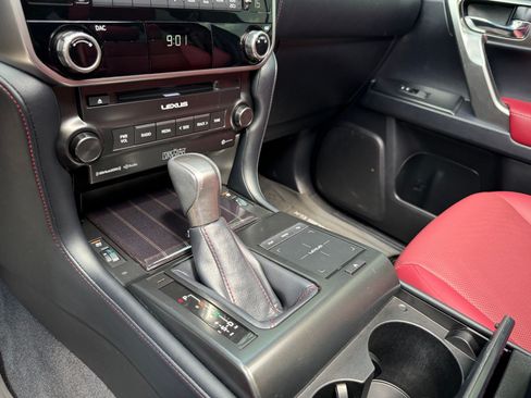 Used 2023 Lexus GX 460 Premium w/ Accessory Package AWD/4WD image 17