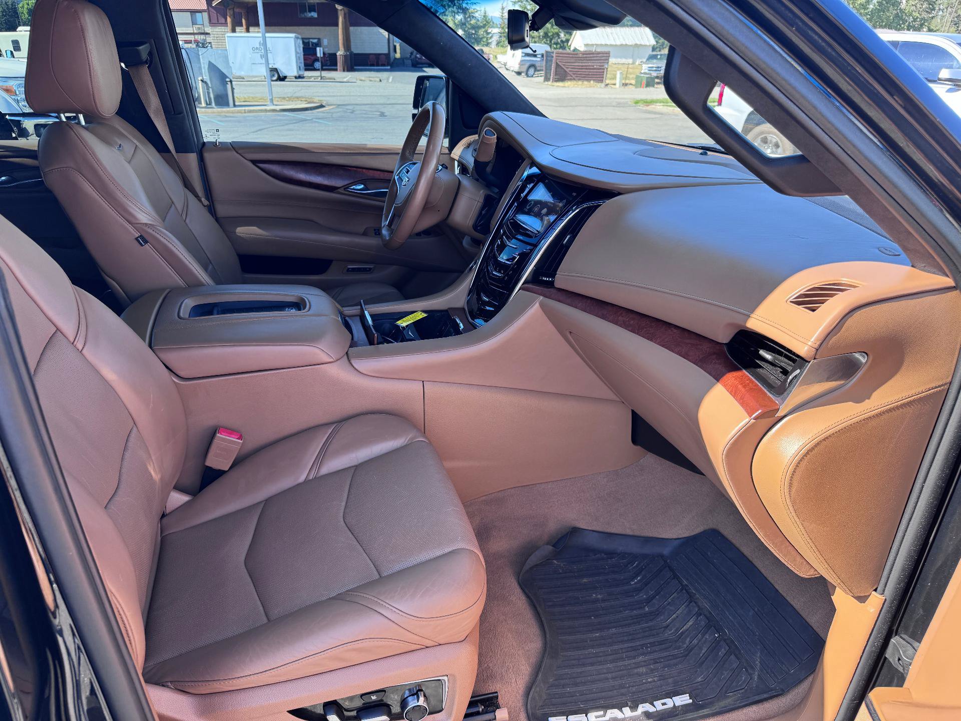 Used 2017 Cadillac Escalade Platinum AWD/4WD image 20