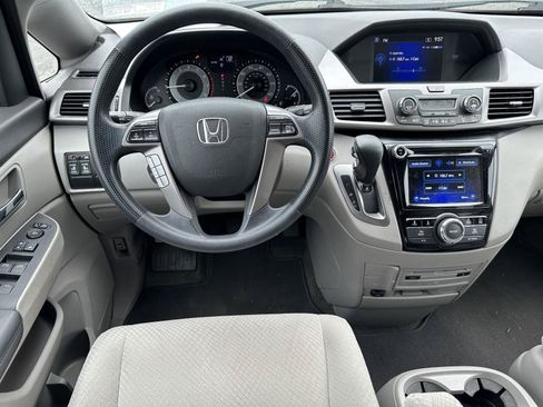 Used 2016 Honda Odyssey SE image 12