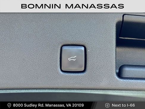 Used 2022 Ford Escape SE w/ SE Sport Appearance Package image 12