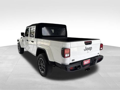 Used 2021 Jeep Gladiator Overland w/ Cold Weather Group AWD/4WD image 3