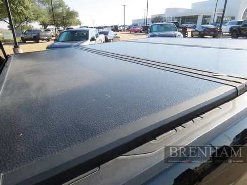 Used 2024 GMC Sierra 1500 SLT image 18