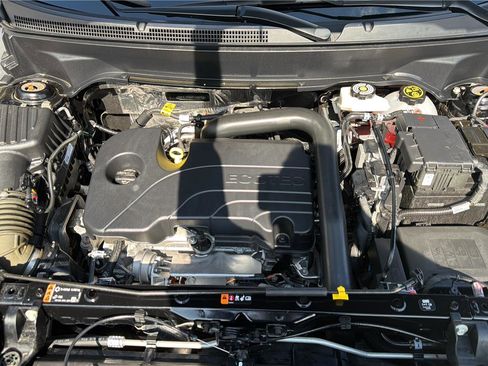 Used 2023 GMC Terrain SLE w/ Driver Convenience Package image 27