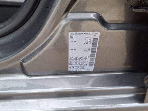 Used 2025 Nissan Altima 2.5 SV FWD image 32