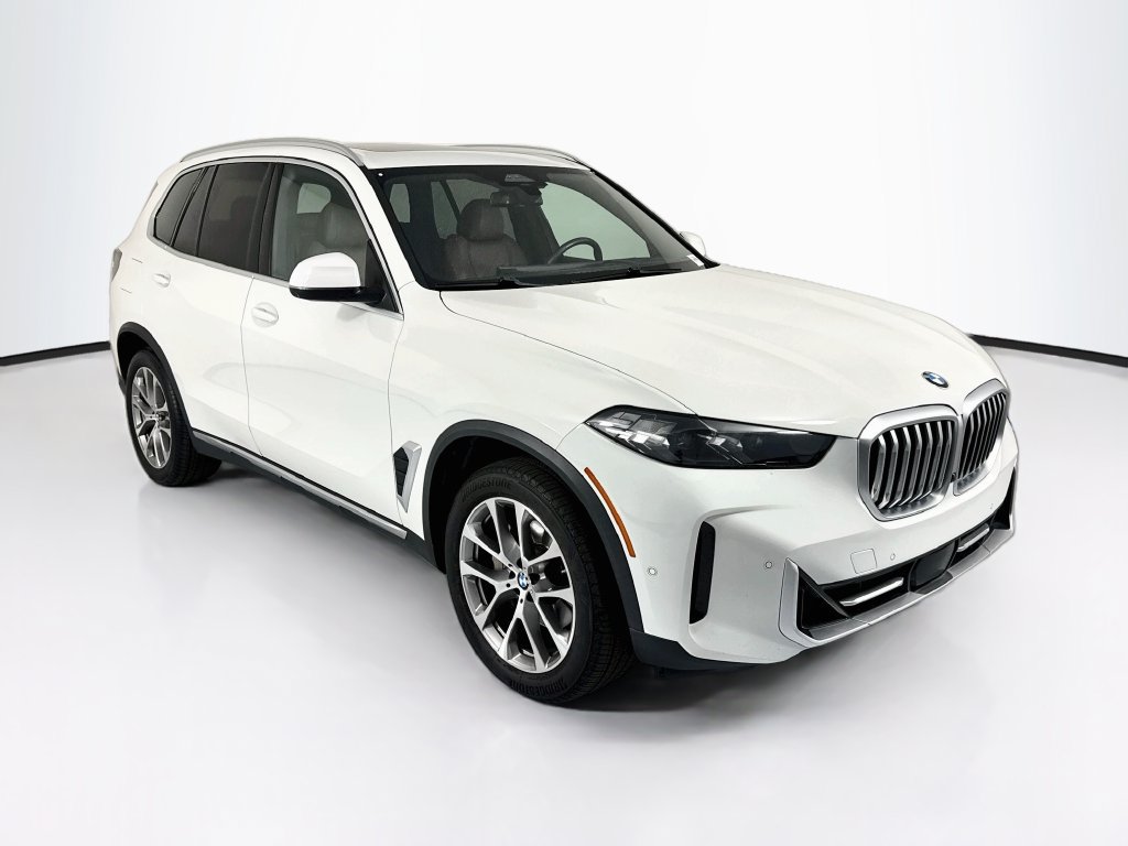 Used 2024 BMW X5 xDrive40i w/ Parking Assistance Package AWD/4WD image 3
