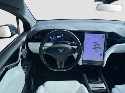 Used 2020 Tesla Model X Long Range image 19