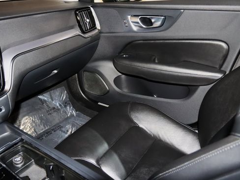 Used 2025 Volvo S60 B5 Core image 49