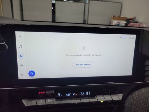 Used 2025 Toyota Camry XLE image 43