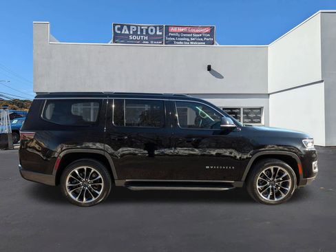 Used 2022 Jeep Wagoneer Series II w/ Premium Group I AWD/4WD image 2