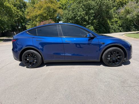 Used 2023 Tesla Model Y Long Range AWD/4WD image 4