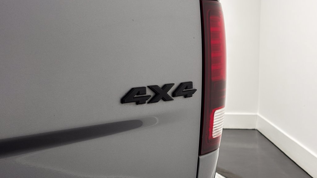 Used 2024 RAM 1500 Classic SLT AWD/4WD image 9