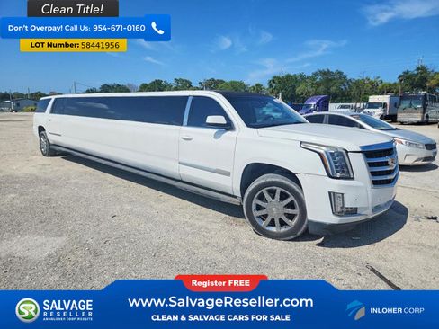 Used 2015 Chevrolet Suburban LT RWD image 5