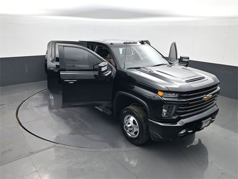 Used 2022 Chevrolet Silverado 3500 High Country image 29