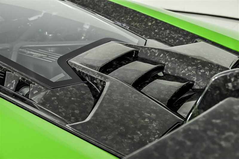 Used 2021 Lamborghini Huracan EVO RWD image 14
