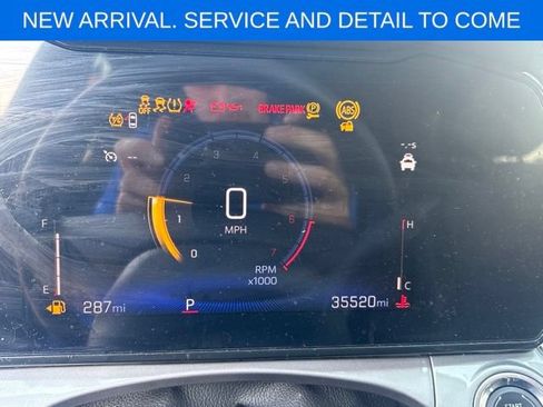 Certified 2025 Chevrolet Trax LT FWD image 11