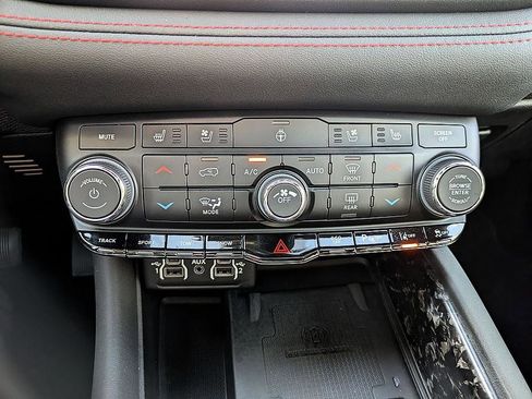 Used 2023 Dodge Durango R/T image 26