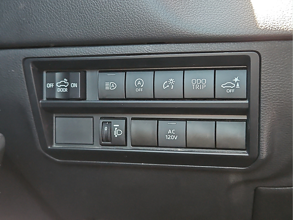 Used 2024 Toyota Tundra Limited w/ Power Package AWD/4WD image 15