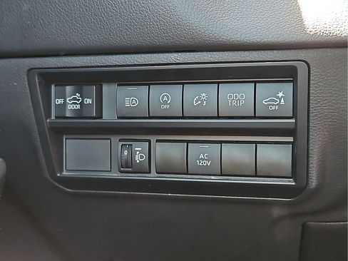 Used 2024 Toyota Tundra Limited w/ Power Package AWD/4WD image 15