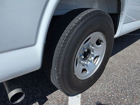 Certified 2025 Chevrolet Express 3500 LS RWD image 27