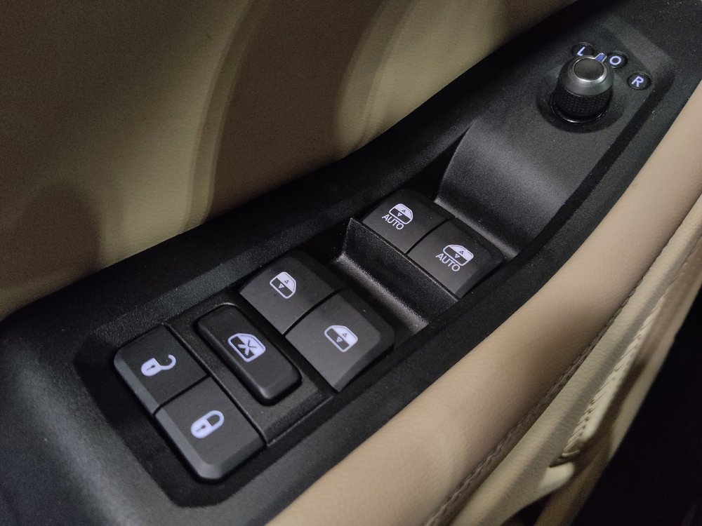 Used 2023 Jeep Grand Cherokee L Limited w/ Luxury Tech Group II RWD image 27