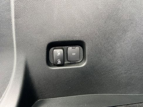 Used 2023 Ford Edge SEL image 16